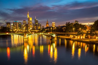Işıklı Frankfurt manzarası