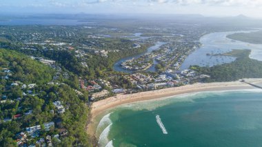 Beach Noosa çevresinde hava atış
