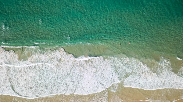 ภาพถ่ายทางอากาศของชายหาดรอบ ๆ โนซ่า — ภาพถ่ายสต็อก