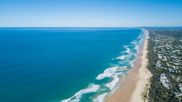 Antenn skott av stranden runt Noosa — Stockfoto