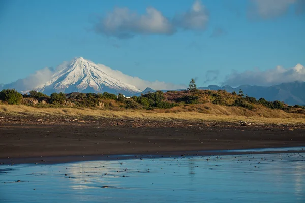 Гора. Taranaki, New Plymouth, New Zealand — стоковое фото