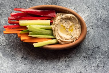 Humus vejetaryen yemeği.