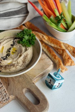 Humus vejetaryen yemeği.