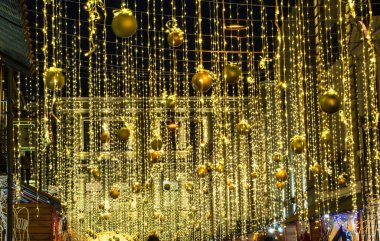 Gece şehrinde aydınlanma