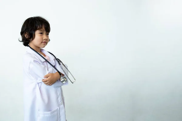 Foto Von Kinderarzt Mit Stethoskop Auf Weißem Hintergrund — Stockfoto