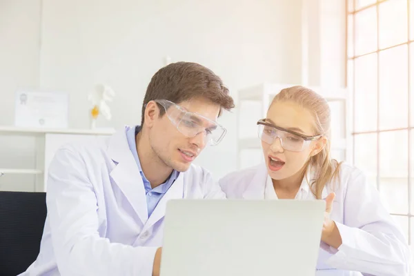 Concept Health Care Researchers Researchers Working Biological Science Laboratories Young — Stock Photo, Image