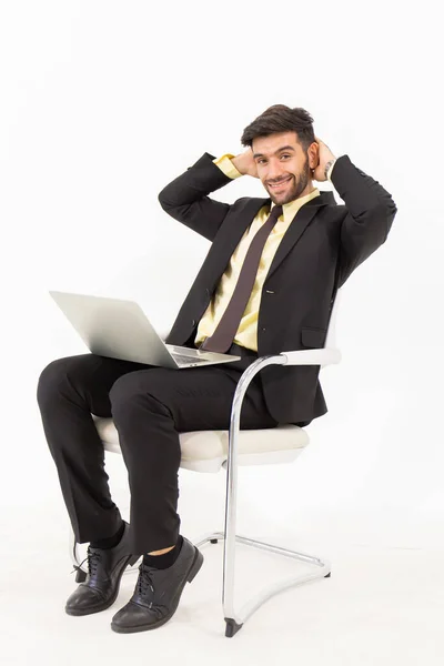 Hombre Negocios Guapo Sentado Una Buena Sonrisa Una Silla Con — Foto de Stock