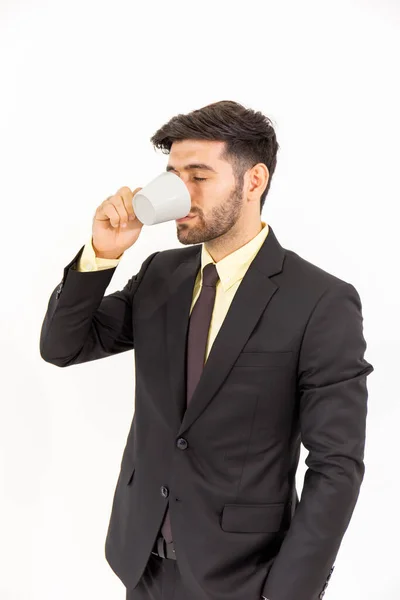 Красивый Бизнесмен Стоит Над Кофе Изолированы Белом Фоне — стоковое фото