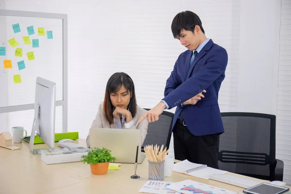 Asiatico Business Donne Uomini Sono Seduti Ufficio — Foto Stock