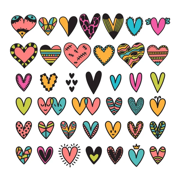 Handgezeichnetes Set farbiger Herzen. Skizzenkollektion für Hochzeits- oder Valentinstag-Design. Niedliche Doodle-Elemente — Stockvektor