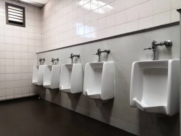 Patrón Urinarios Para Hombres Fondo Urinarios Cerámica Una Fila Los —  Fotos de Stock