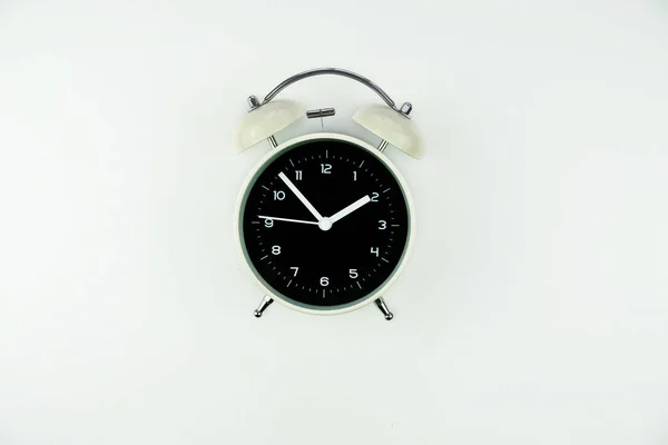 Horloge Classique Blanche Sur Fond Blanc Isoler Alarme Réveil — Photo
