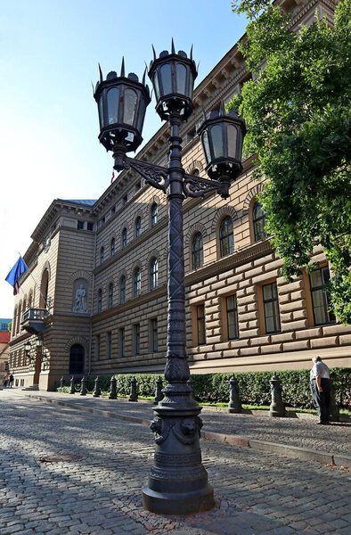 Улица свет старые металлические детали украшения экстерьер на улицах старого города
