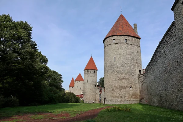 Старые Здания Средневековой Каменной Крепости Таллиннской Эстонии Столица Балтийской Европы — стоковое фото