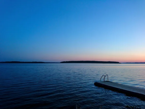 Sonnenuntergang Himmel Auf Dem See Finnland Ruhige Küste Wasser Blau — Stockfoto
