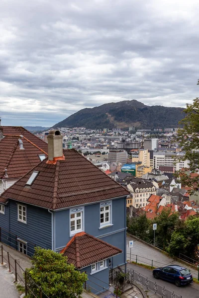 Przytulne Drewniane Stare Skandynawskie Uliczki Architektury Bergen Norwegia Nastrojowy Pejzaż — Zdjęcie stockowe
