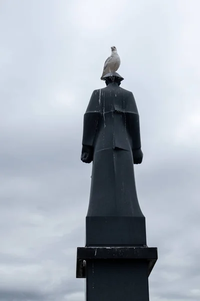 Denkmal Für Leif Larsen Von Hinten Mit Möwe Auf Dem — Stockfoto