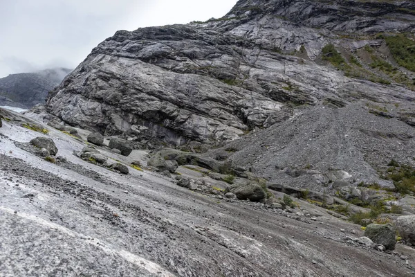 Paisagem Cinzenta Maciça Molhada Dura Grande Das Rochas Montanhas Noruega — Fotografia de Stock