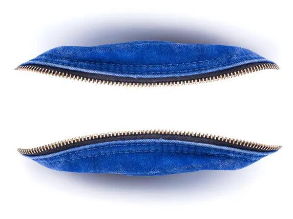 Zíper de metal em roupas azuis isolado — Fotografia de Stock