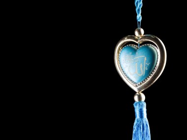 Tespih üzerinde kelime 