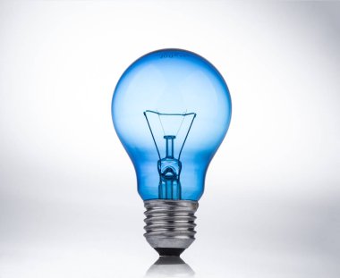 yüksek güç edison ampul beyaz arka plan üzerinde