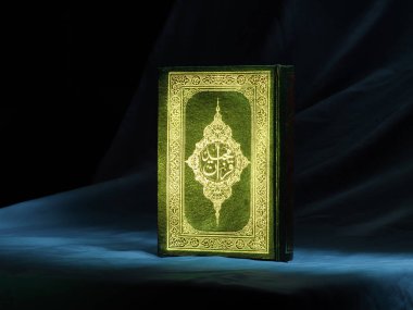 Kur'an, İslam kutsal kitap