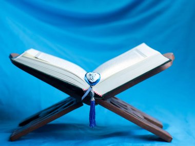 Kur'an, İslam kutsal kitap