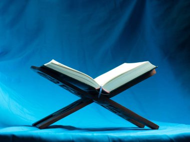 Kur'an, İslam kutsal kitap