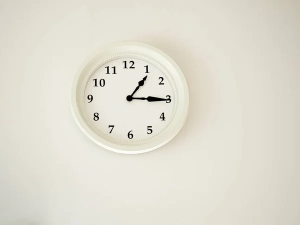 Reloj Despertador Vintage Sobre Fondo Blanco Para Decoración —  Fotos de Stock