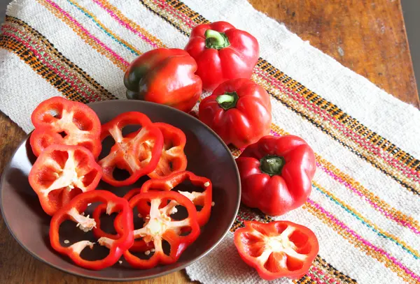 Whole Red Peppers with Pepper Rings — Stock Photo, Image