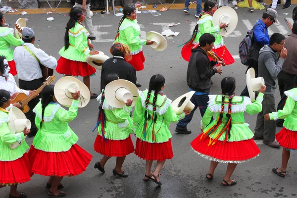 Sierra Women March in Carnival in Cajamarca, Peru — Stock Photo, Image