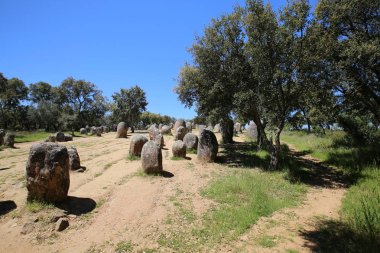 Cromalegue dos Almendes İber yarımadasındaki en büyük Megalitik bölge.
