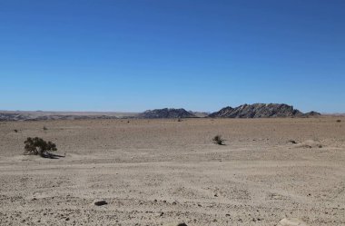 Namibya, Swakopmund yakınlarındaki Erongo bölgesinde ay manzarası.