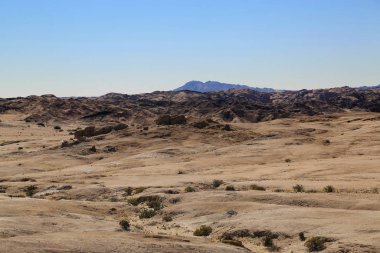 Namibya, Swakopmund yakınlarındaki Erongo bölgesinde ay manzarası.