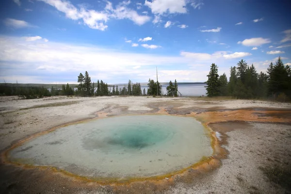 Nyugati hüvelykujj Gejzír-medence, Yellowstone Nemzeti Park — Stock Fotó