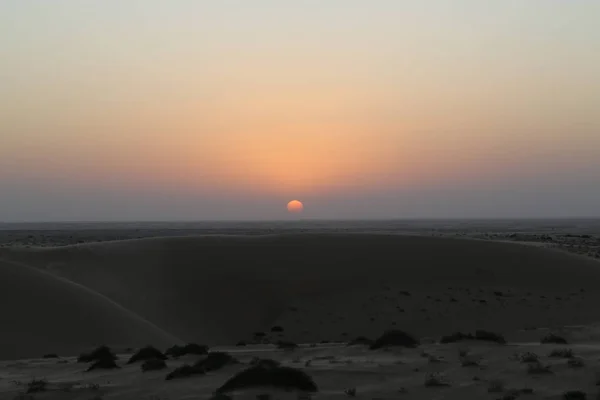 Los colores de la puesta de sol en el desierto de Wahiba —  Fotos de Stock