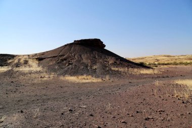 Cape Cross ve Twyfelfontein arasındaki Namibya manzarası