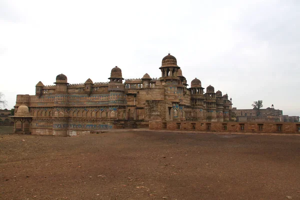 インドのカラフルな砦によって建てられたGwailor Fort — ストック写真