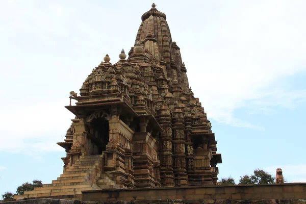 Hindistan, Khajuraho 'daki ünlü tapınaklardan biri. — Stok fotoğraf