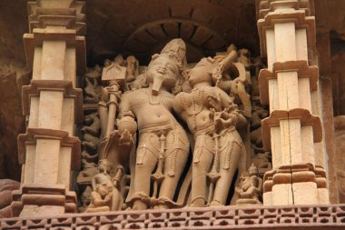 Hindistan, KhaJuraho 'daki tapınaklardan birinde dekorasyon.