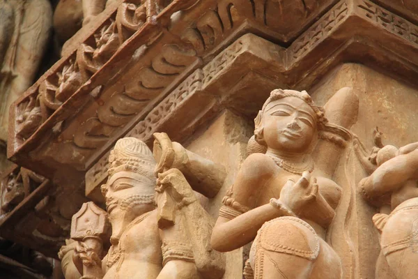 Прикраси в одному з храмів Хаджурахо (Індія). — стокове фото
