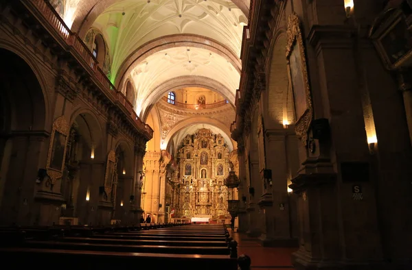 库斯科主教座堂的内部 — 图库照片