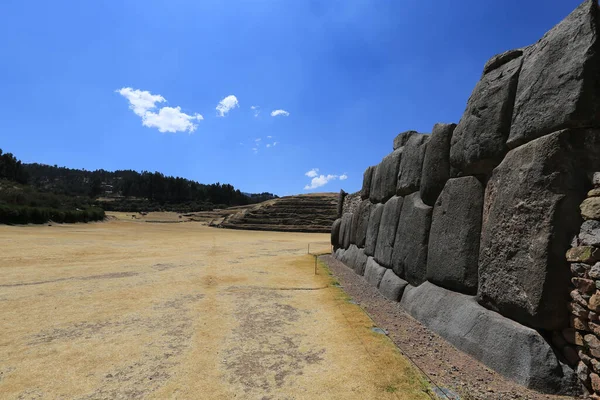 A impressionante fortaleza de Sacsayhuaman, área de Cusco — Fotografia de Stock