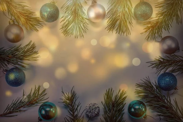 소나무 황금색보케 크리스마스 컨셉이야 위에서 — 스톡 사진
