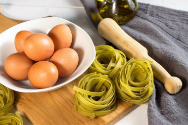 Sebzeli makarna, vejetaryen ve sağlıklı İtalyan yemekleri. Makarna tarifi.