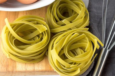 Sebzeli makarna, vejetaryen ve sağlıklı İtalyan yemekleri. Makarna tarifi.