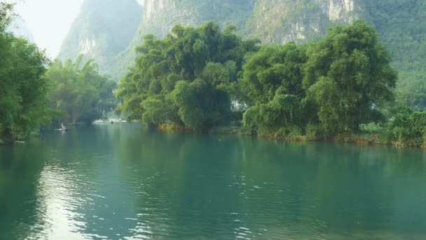 Li rivier en karst landschap — Stockvideo