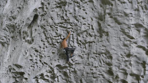 Entrenamiento de escalador de roca — Vídeo de stock