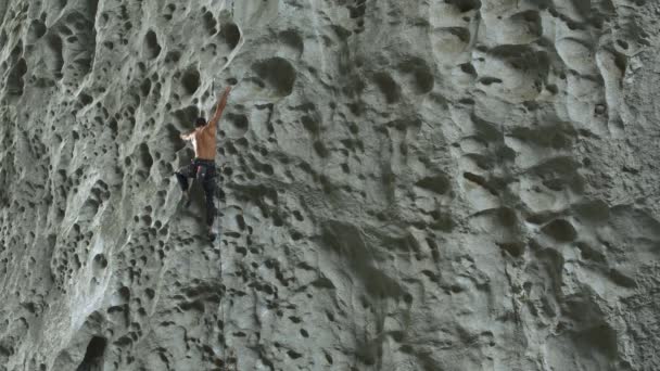 Rock klimmer training — Stockvideo