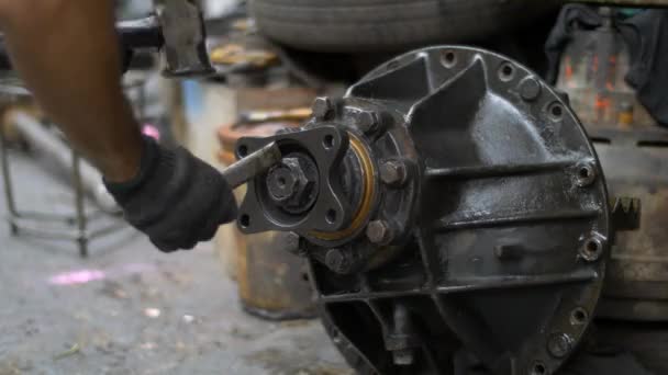 Garage atelier de réparation automobile — Video